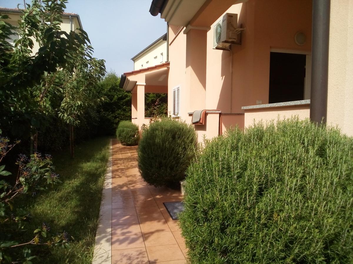 Apartments Villa Fernetich Premantura Exterior foto